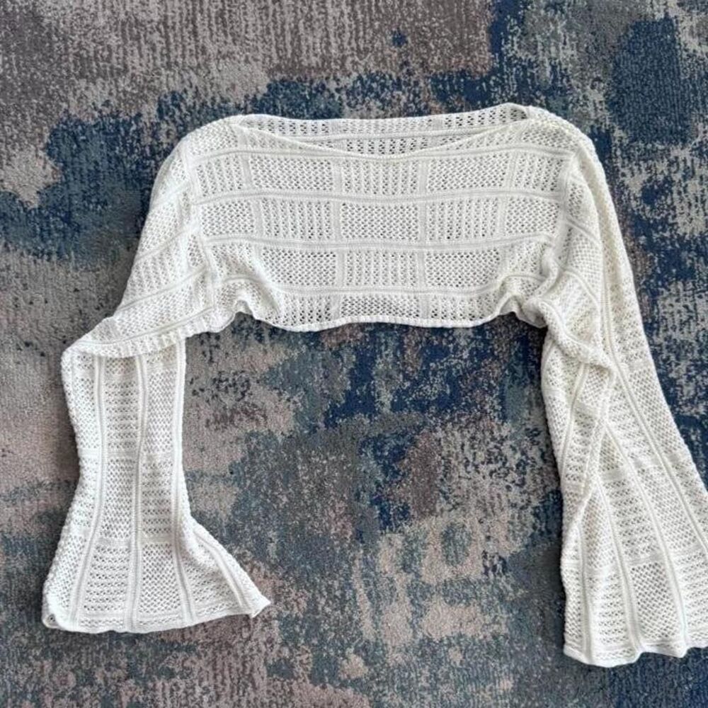 Unbranded Women's White and Cream Jumper